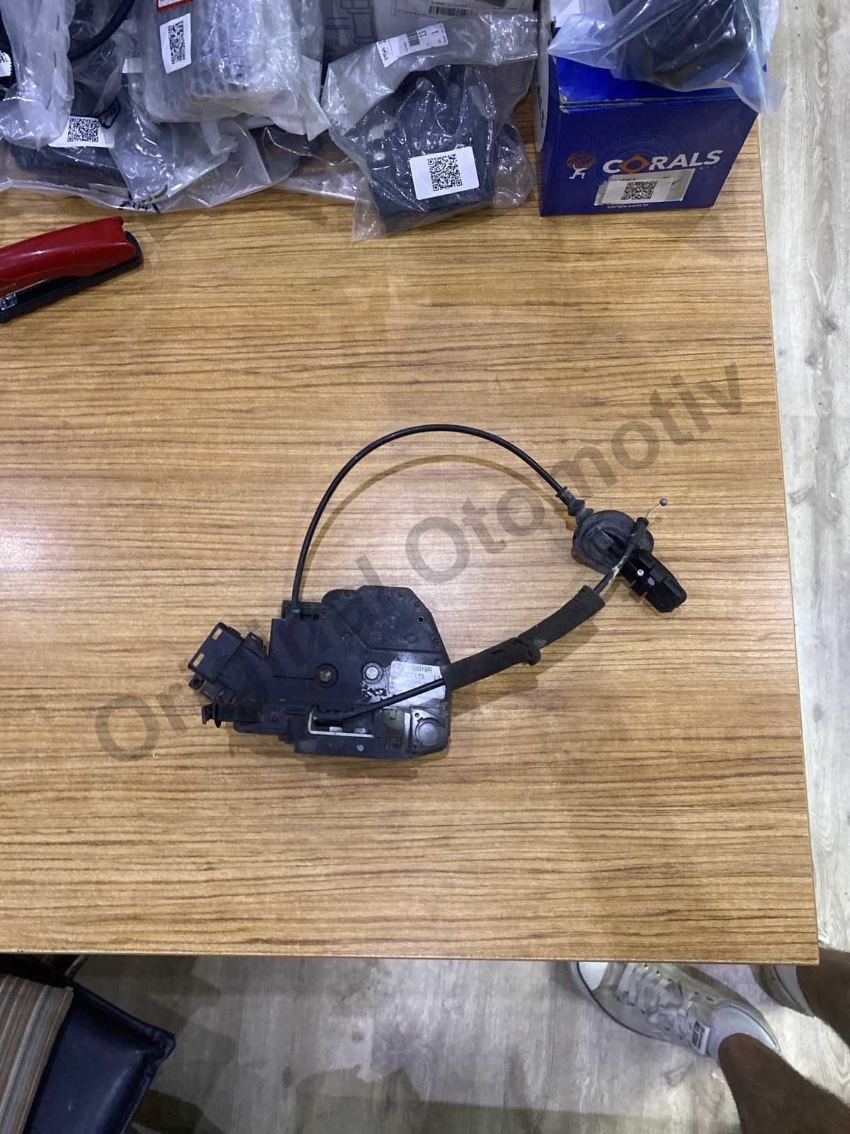 RENAULT FLUENCE MEGANE 3 SOL ARKA KAPI KİLİDİ 825030019R