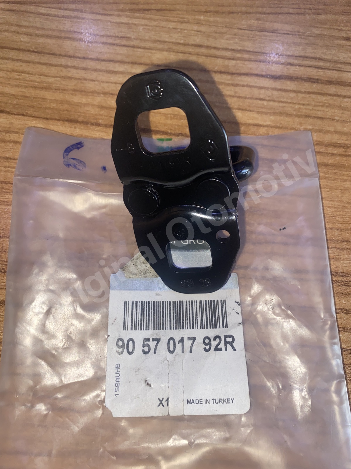 RENAULT CLIO 4 FLUENCE ARKA BAGAJ KİLİT KARŞILIĞI 905701792R