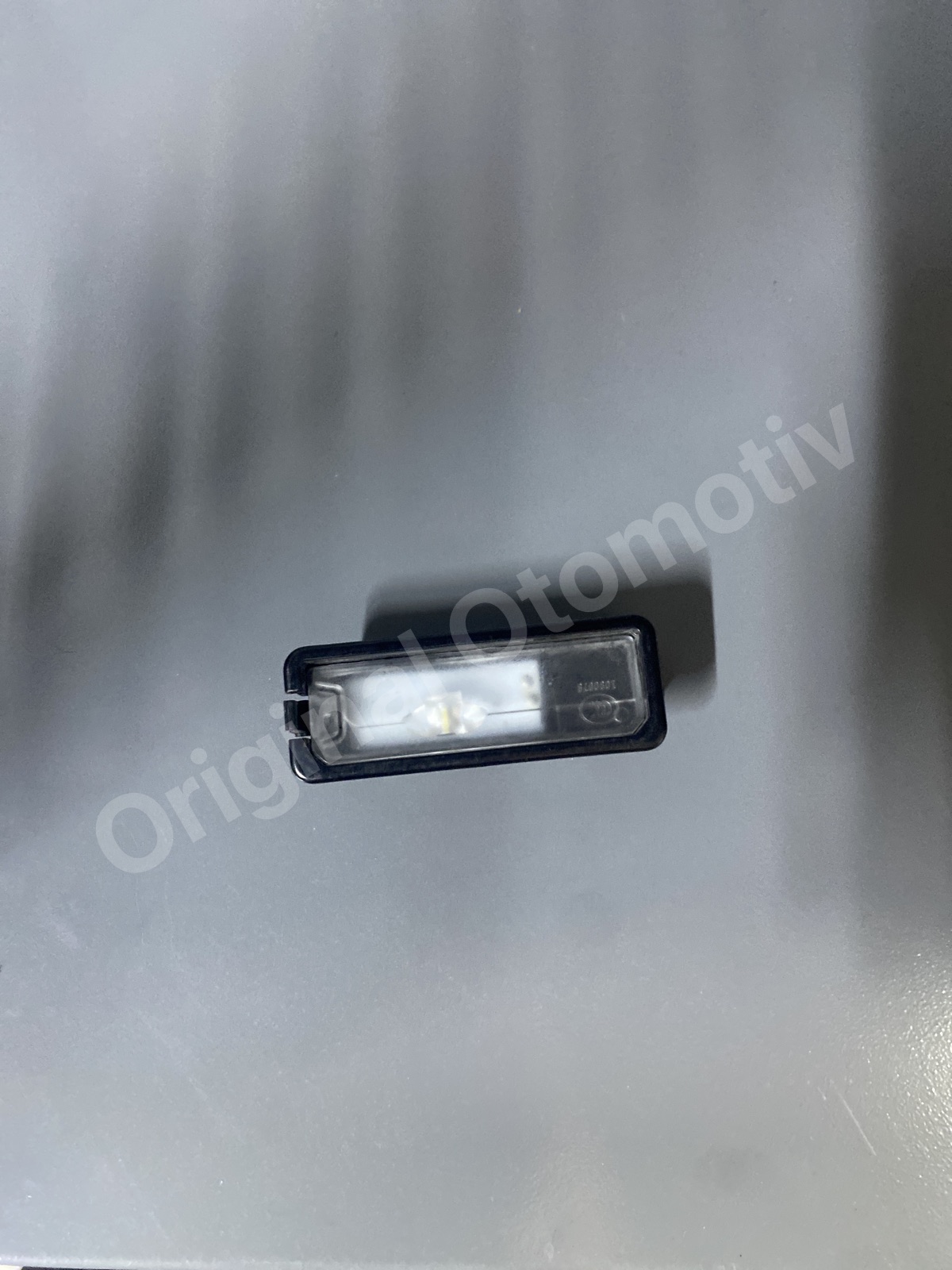 VW GOLF 7 PASSAT ARKA PLAKA LAMBASI 35D943021B 1K8943021C