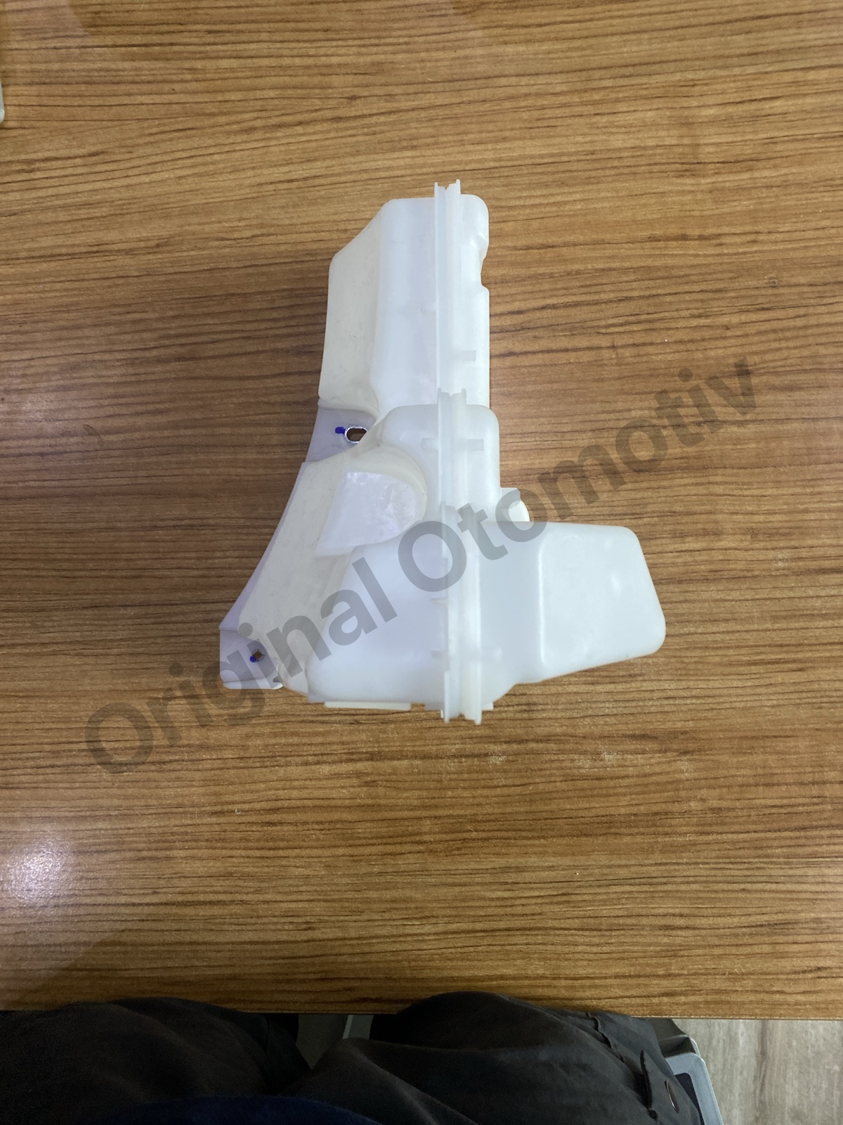 VW POLO ÖN CAM SİLECEK SU DEPOSU 2QD955453 2Q0955453
