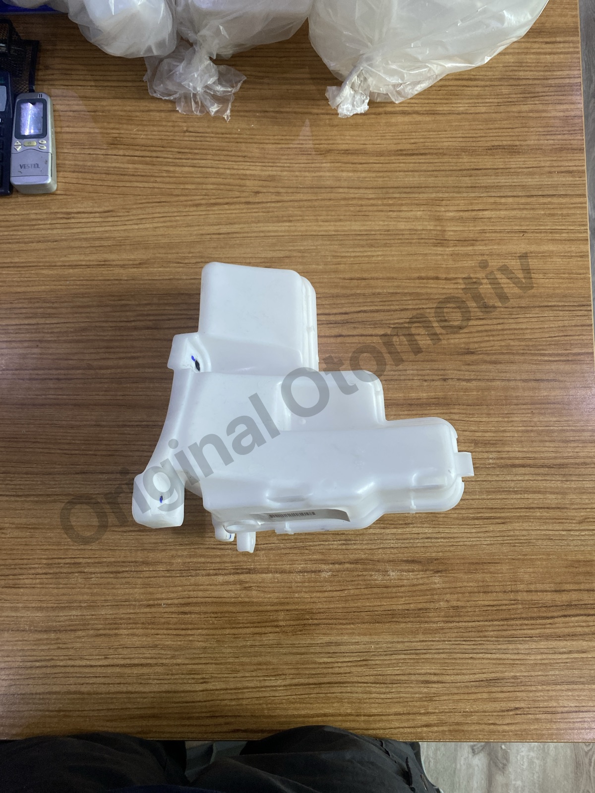 VW POLO ÖN CAM SİLECEK SU DEPOSU 2QD955453 2Q0955453