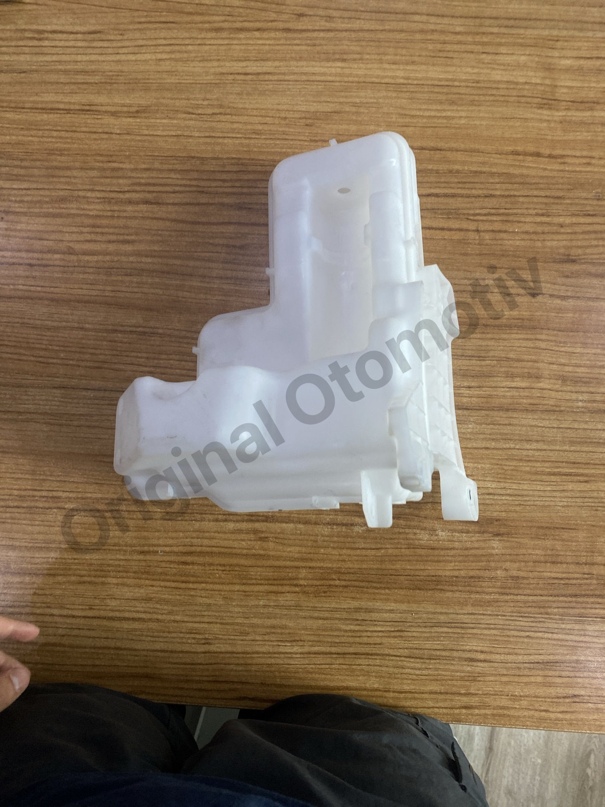 VW POLO ÖN CAM SİLECEK SU DEPOSU 2QD955453 2Q0955453