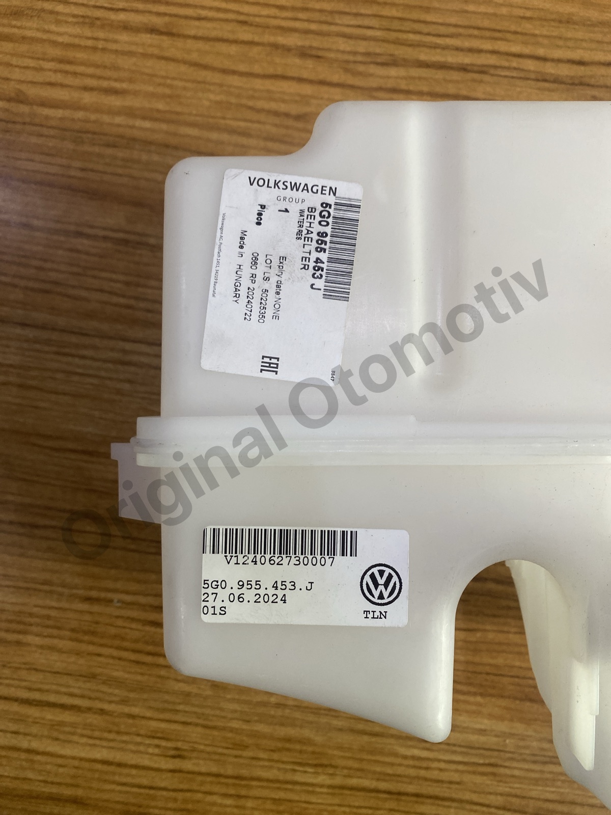 VOLKSWAGEN GOLF 7 PASSAT B8 ÖN SİLECEK SU DEPOSU 5G0955453J 5G0955453E