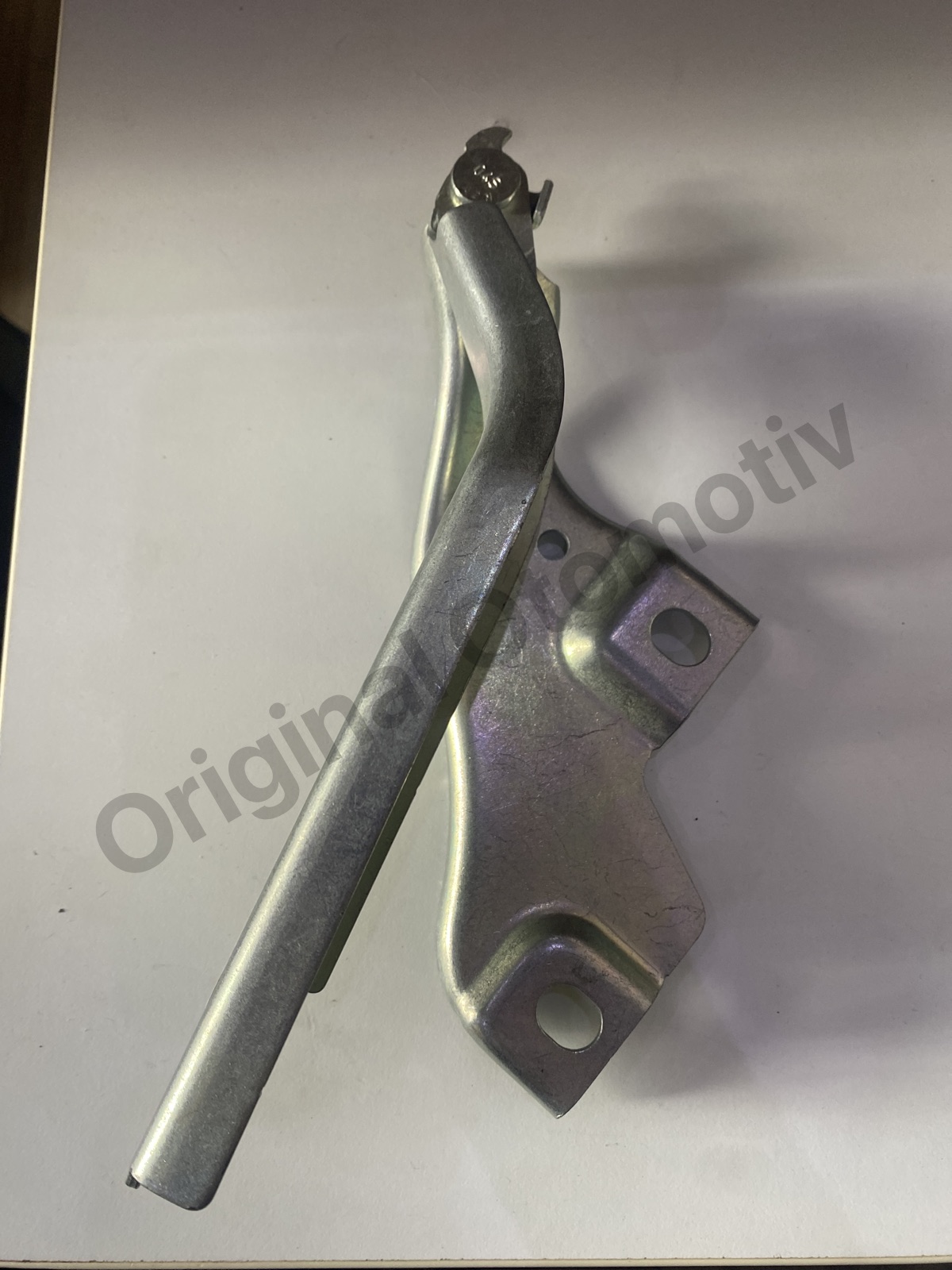 VW PASSAT B8 SOL KAPUT MENTEŞESİ 3G0823301